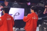 这就是冠军中野的配合！现场网友拍到Faker和Oner的“神同步”👍